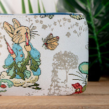 Load image into Gallery viewer, Signare Beatrix Potter Peter Rabbit Tapestry Wristlet Bag