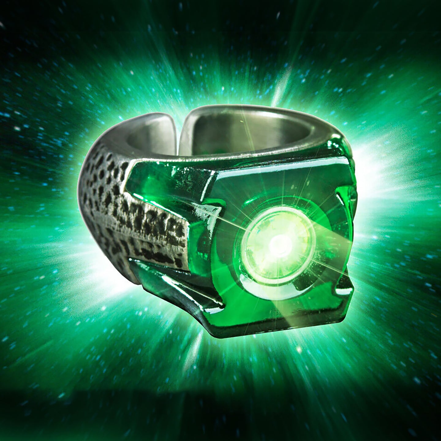 The Noble Collection DC Comics Green Lantern Light Up Power Ring Prop Replica