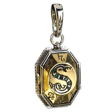 Load image into Gallery viewer, Harry Potter Lumos Charm 24 - Slytherin&#39;s Locket.