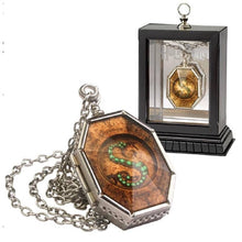 Load image into Gallery viewer, Harry Potter Horcrux Locket with Display Case.
