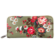 Load image into Gallery viewer, Vintage Style Floral Clutch Purse.